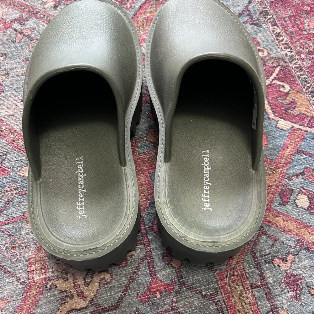 Jeffrey Campbell clog in olive green. - Picture 2 of 3